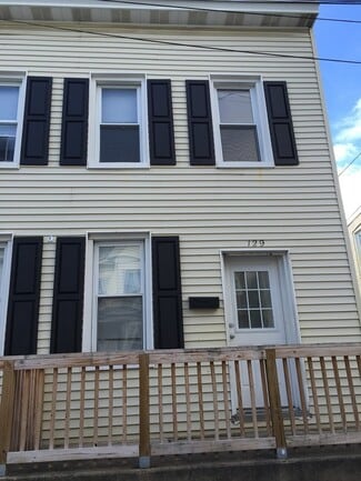 Building Photo - 129-131 Elm St