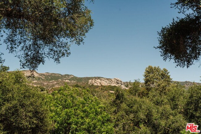 Foto del edificio - 1149 Old Topanga Canyon Rd