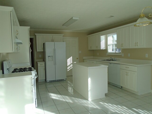 Building Photo - 23 Thorne Berry Dr