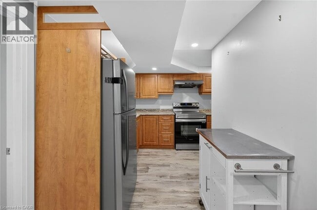 Building Photo - 764 Upper Ottawa St