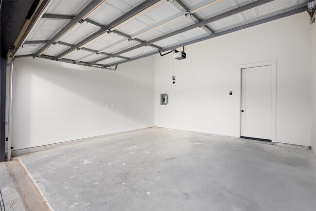 Foto del edificio - 13938 Bee Flower Ln