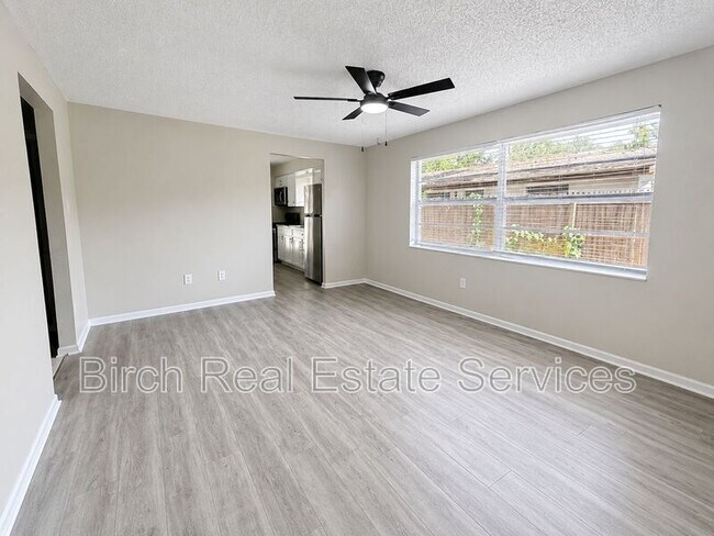 Building Photo - 447 2nd Ave