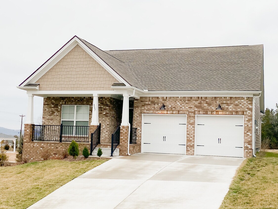 Primary Photo - 6007 Doster Dr