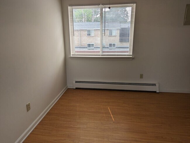 Building Photo - 23 Losson Garden Dr