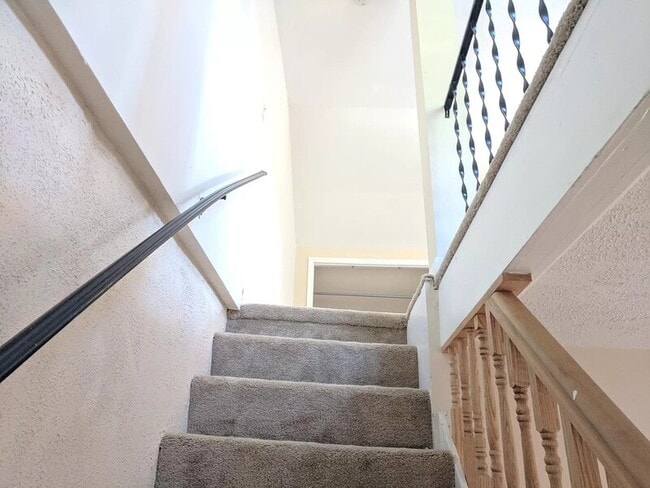 Building Photo - 711 N Market St