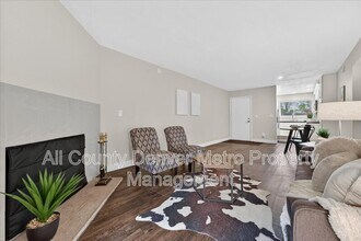 Building Photo - 433 Wright St