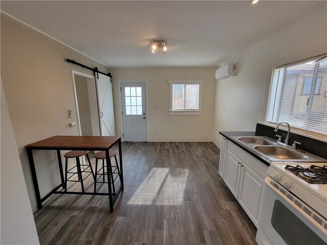 Foto del edificio - 16475 Canyon Hills Rd