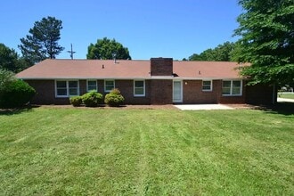 Building Photo - 341 Willowwind Dr