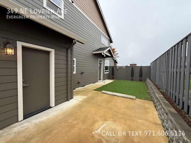 Building Photo - 349 NE Lovrien Ave