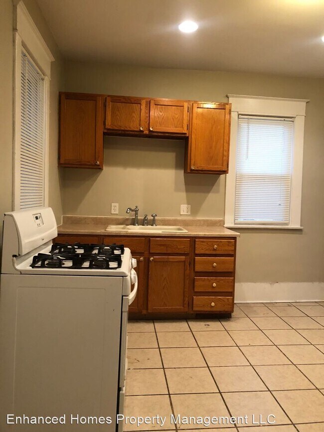 Building Photo - 5 br, 2 bath House - 443 39th St
