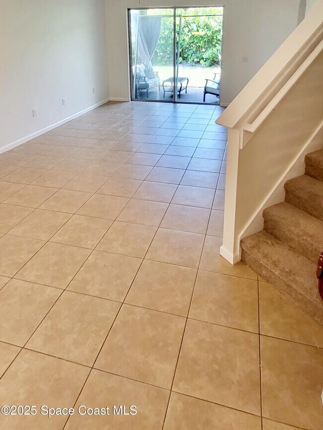 Building Photo - 460 Bismarck Way