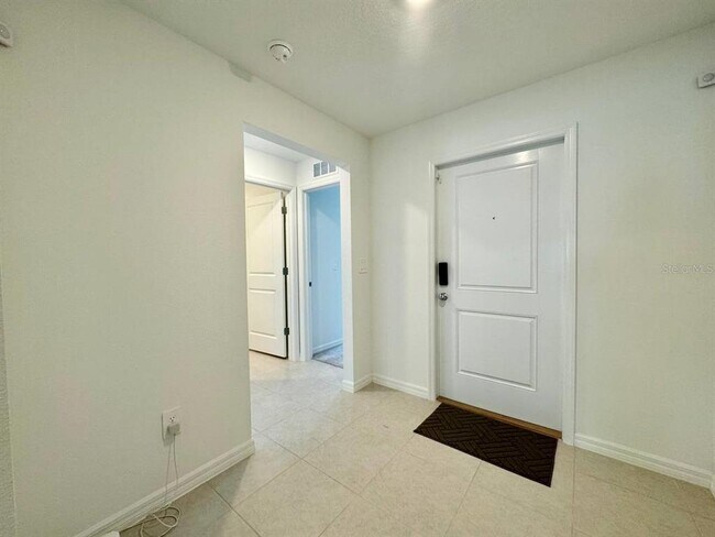 Building Photo - 10205 Alder Green Dr