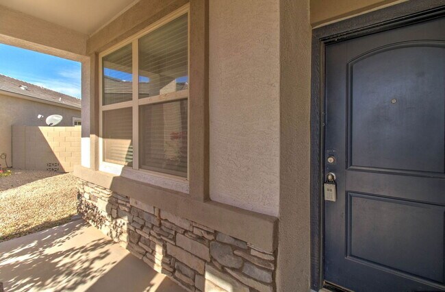 Building Photo - 42098 W Balsa Dr