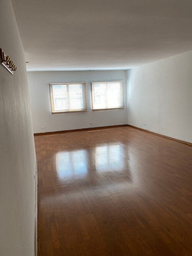 Foto del edificio - 1455 W Fullerton Ave