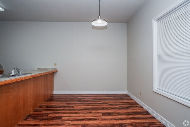 Foto del edificio - 424 Fieldstone Ln