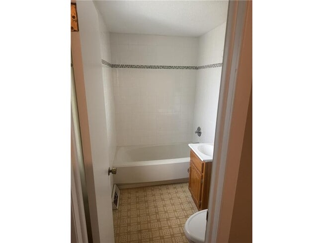 Building Photo - 301 S Park Ave