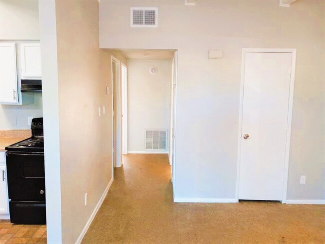 Foto del edificio - 272 W Viola St