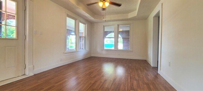 Foto del edificio - 4 bed 2 bath home in Church Hill