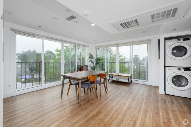 6 habitaciones, 6 baños - 140 m² - Sala de estar - The Rise