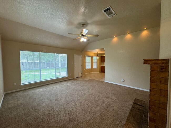 Building Photo - 360 Virtual Tour Available