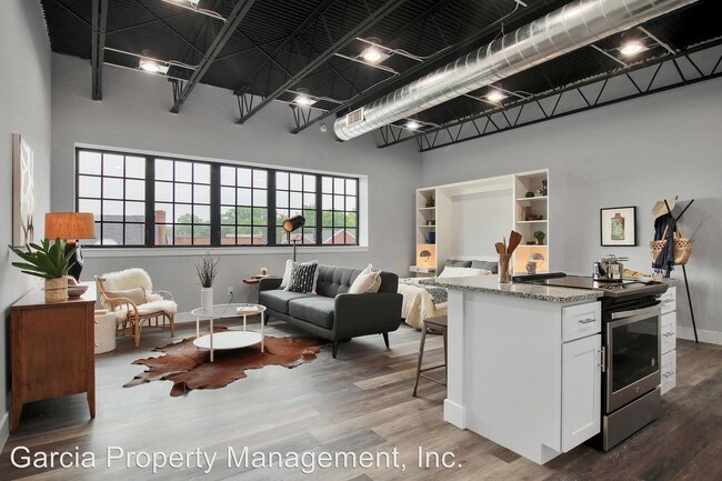 Foto del edificio - 4650 Hampton Ave