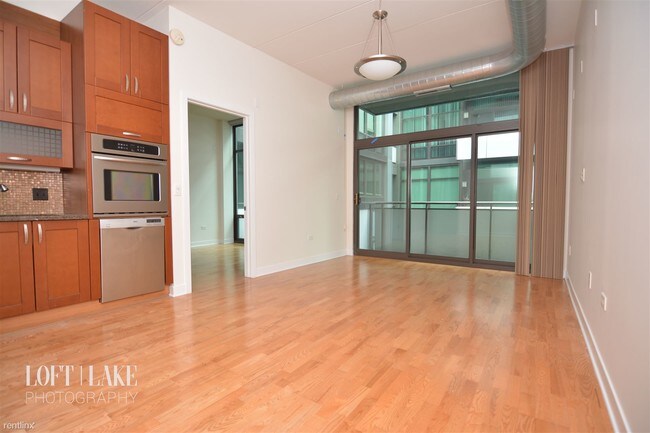 Building Photo - 2 br, 2 bath Condo - 660 W Wayman St Unit 307