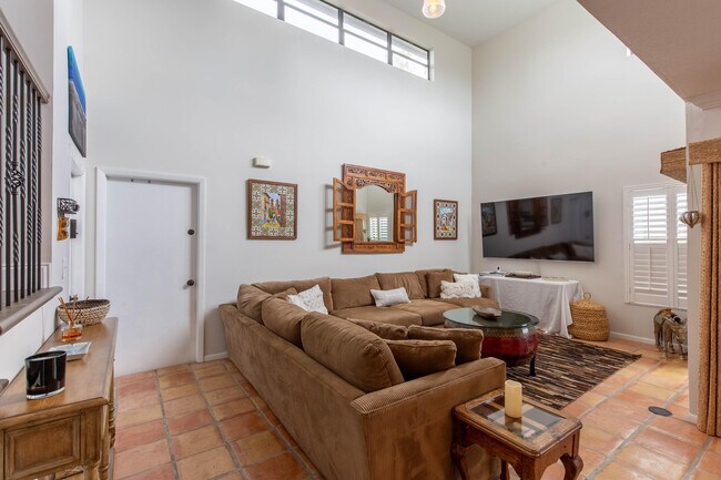 Foto del edificio - 2565 Bedford Mews Dr