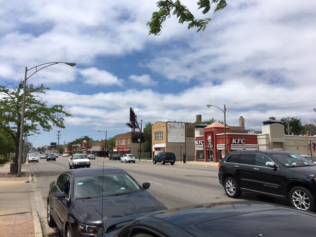 Building Photo - 6020-6026 W North Ave