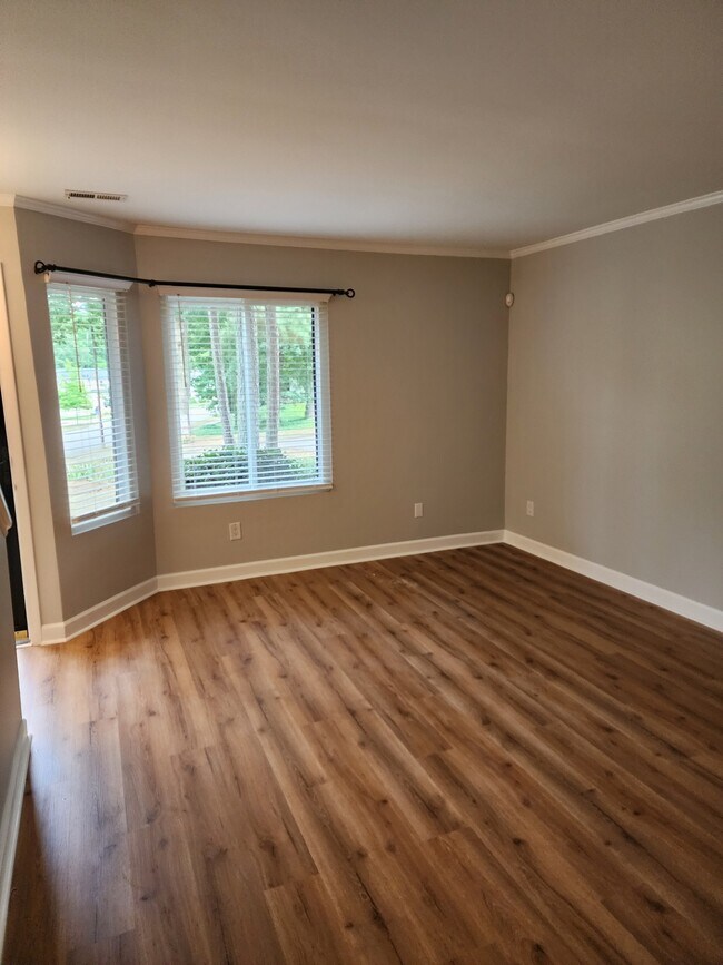Front windows in living room - 6967 Staghorn Ln