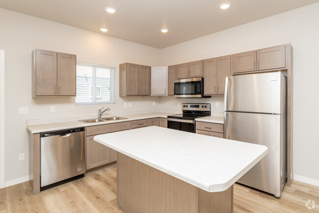 2BR, 2.5BA - 1,099SF - Kitchen - The Croft