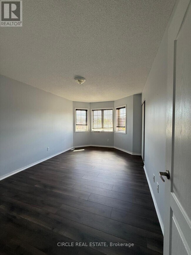 Photo du bâtiment - 1531 Rankin Way