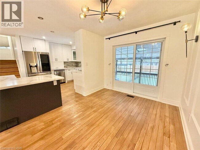 Photo du bâtiment - 12 Foster Crescent