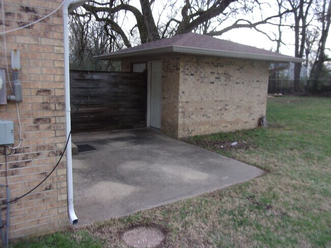 Foto del edificio - 314 McClain Ave