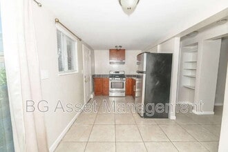 Building Photo - 1723 Bayo Vista Ave