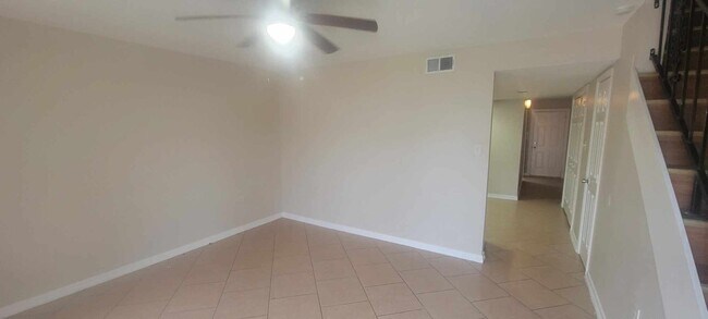 Foto del edificio - 3 Bedroom Town-home