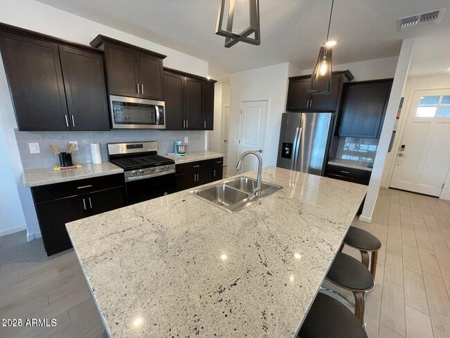 Foto del edificio - 40629 W Sunland Dr
