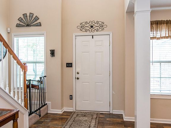 Foto del edificio - 3041 Quaker Hill Ln