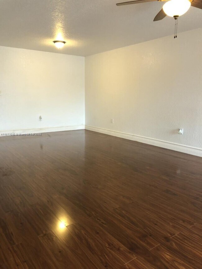 Foto del edificio - 19558 NW 55th Circle Pl