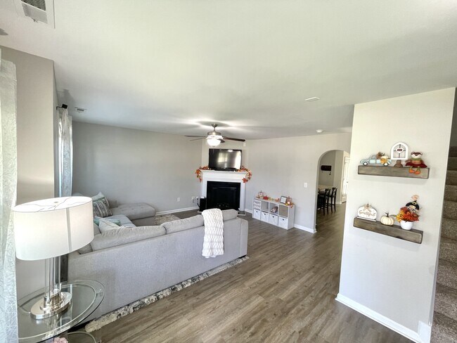 Building Photo - 246 Ladden Ln