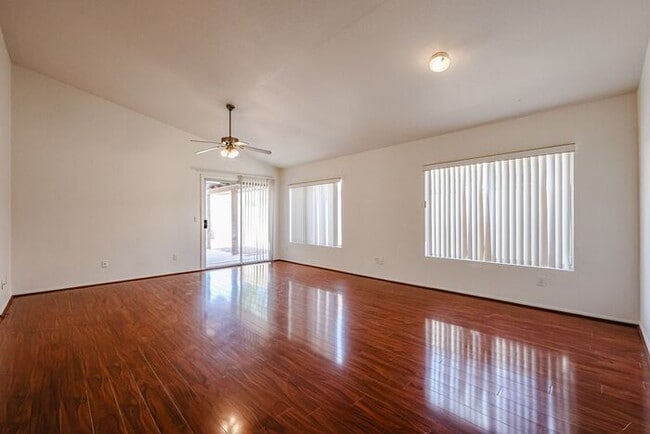Building Photo - Charming 3-bedroom, 2-bathroom home locate...