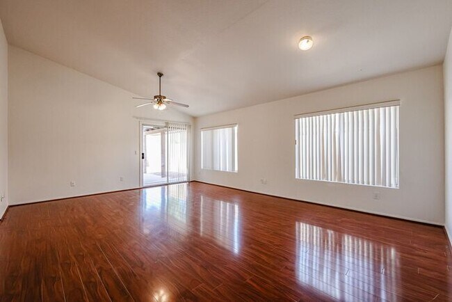 Foto del edificio - Charming 3-bedroom, 2-bathroom home locate...