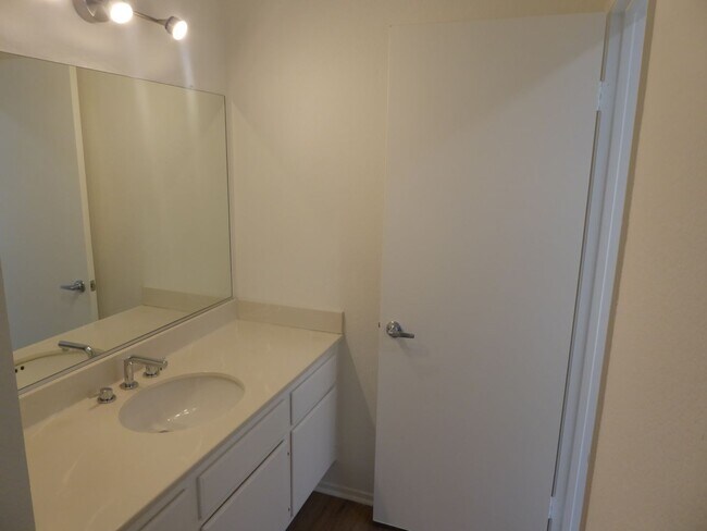 Building Photo - COMING SOON! 2 Bedroom Townhome in Stevens...