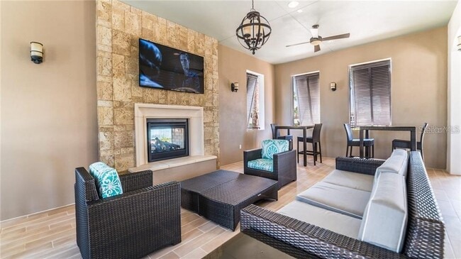 Building Photo - 2444 Tangier Dr