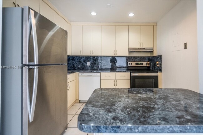 Foto del edificio - 7150 Indian Creek Dr