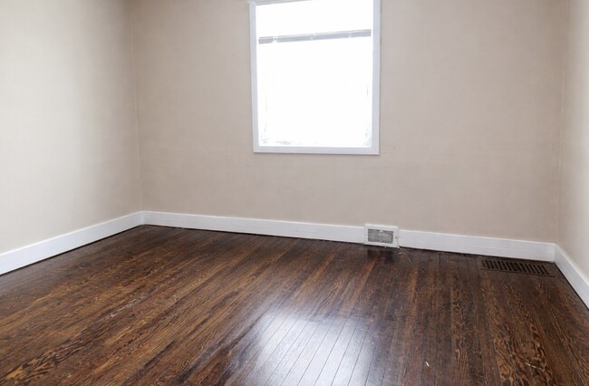 Building Photo - 36.5 Fayette St