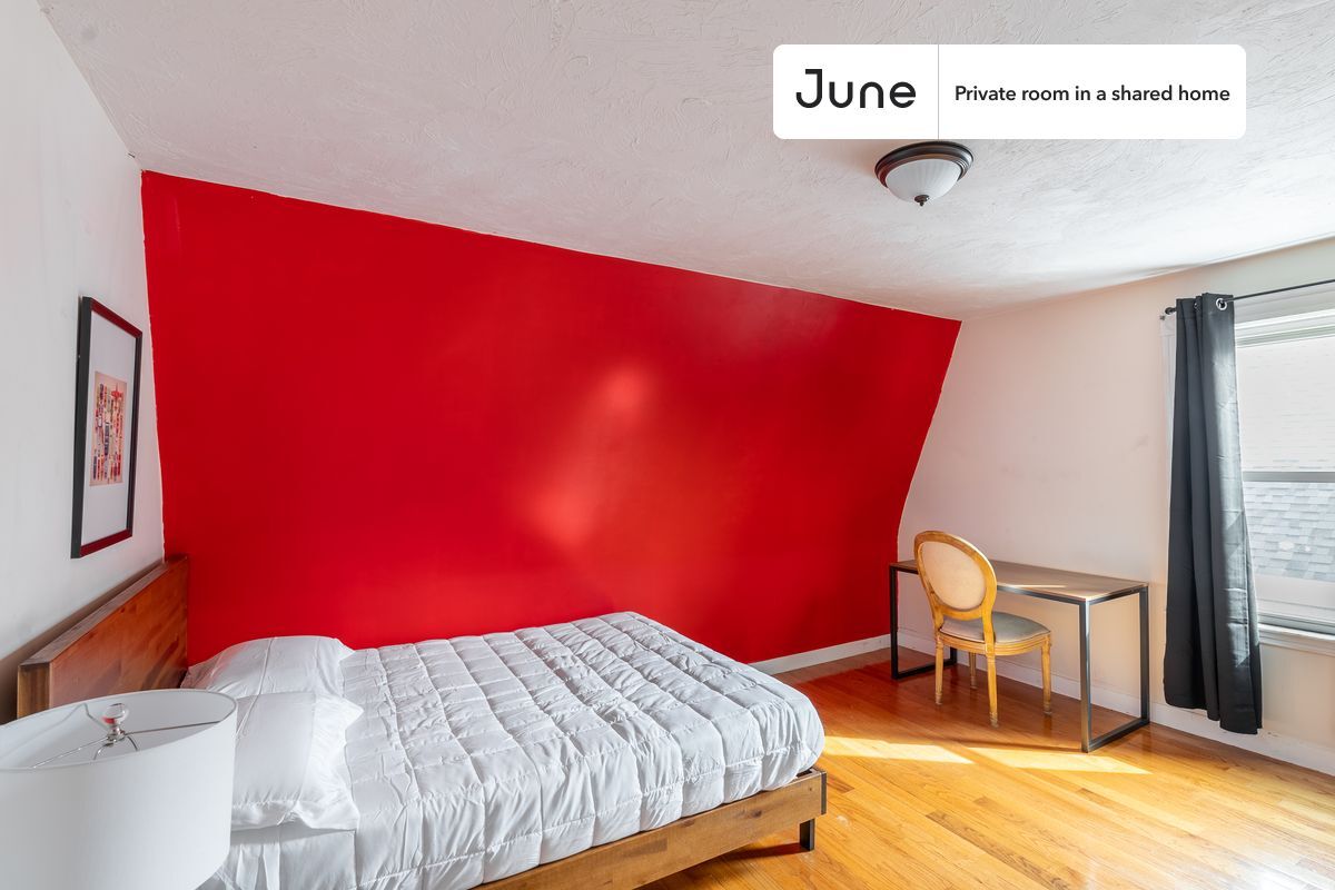 Private bedroom in 6 bed/1.5 bath Home Room for Rent in Somerville, MA