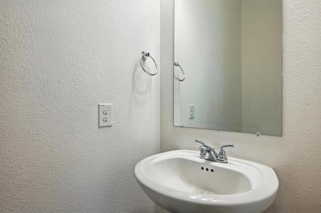 Foto del edificio - 1101 Briar Oak Ln