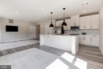 Building Photo - 12875 Mosaic Pk Wy