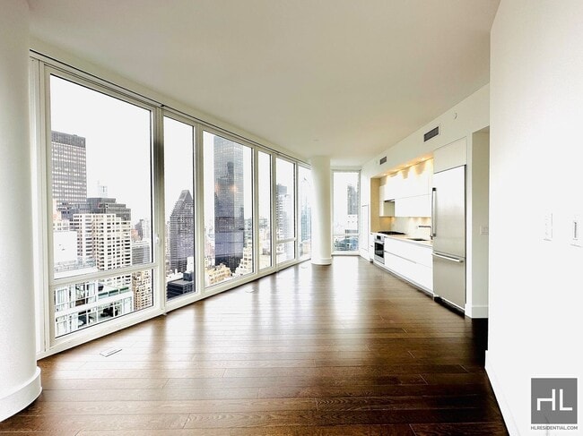 Building Photo - East 44th Street