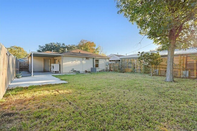 Foto del edificio - 8169 Garland St